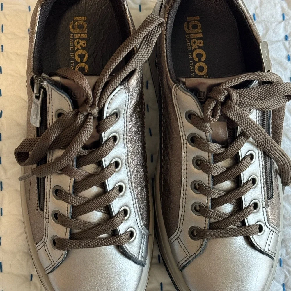 IGI&CO Silver Metallic Sneakers - Picture 2 of 4